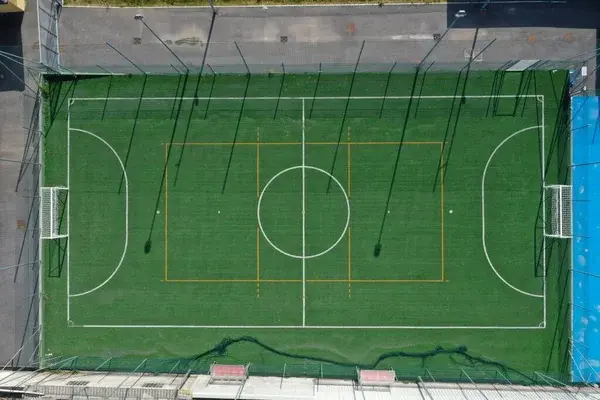 depositphotos_472401032-stock-photo-soccer-field-houses-aerial-view depositphotos_472401032-stock-photo-soccer-field-houses-aerial-view